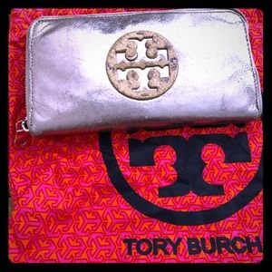 Tory Burch wallet
